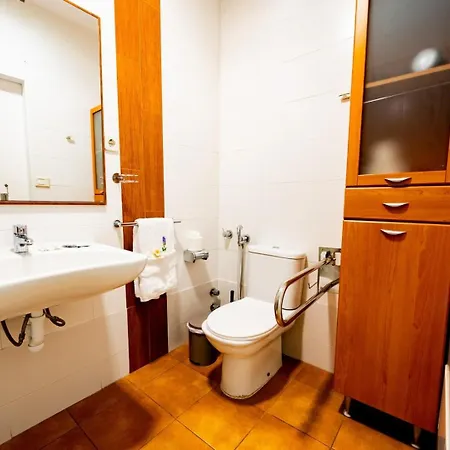 Nestor De La Torre I Appartement *