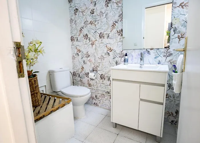 Nestor De La Torre I *